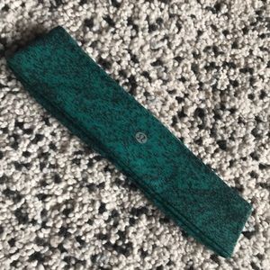 Lululemon Flyaway Tamer Headband